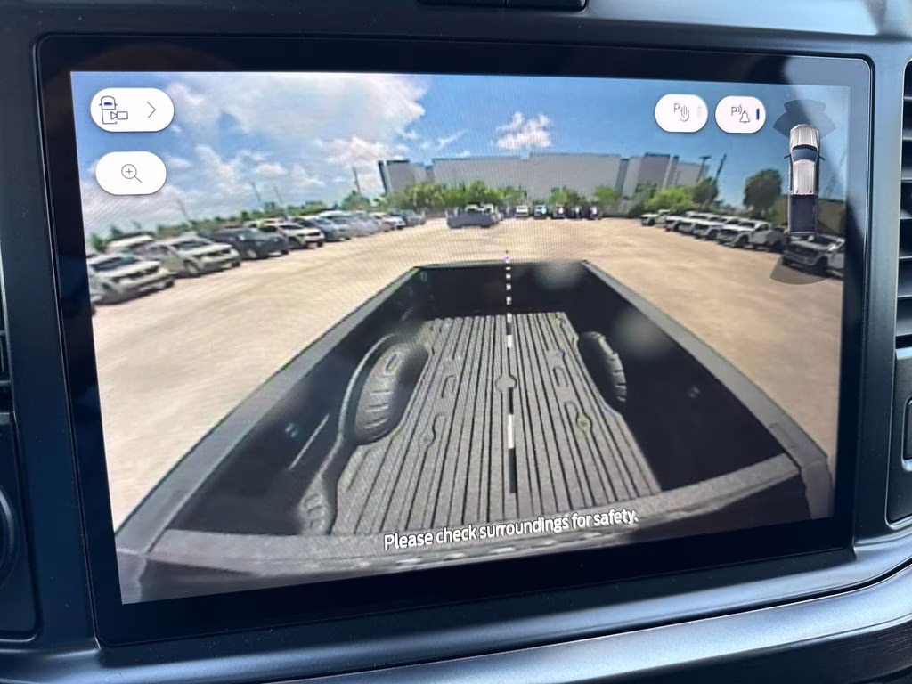 2026 Star White Metallic Tri-Coat Ford Super Duty F-250 SRW Lariat 4X4 Truck