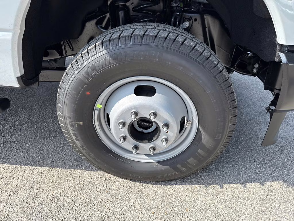 2026 Avalanche Ford Super Duty F-350 DRW XL 4X4 Truck