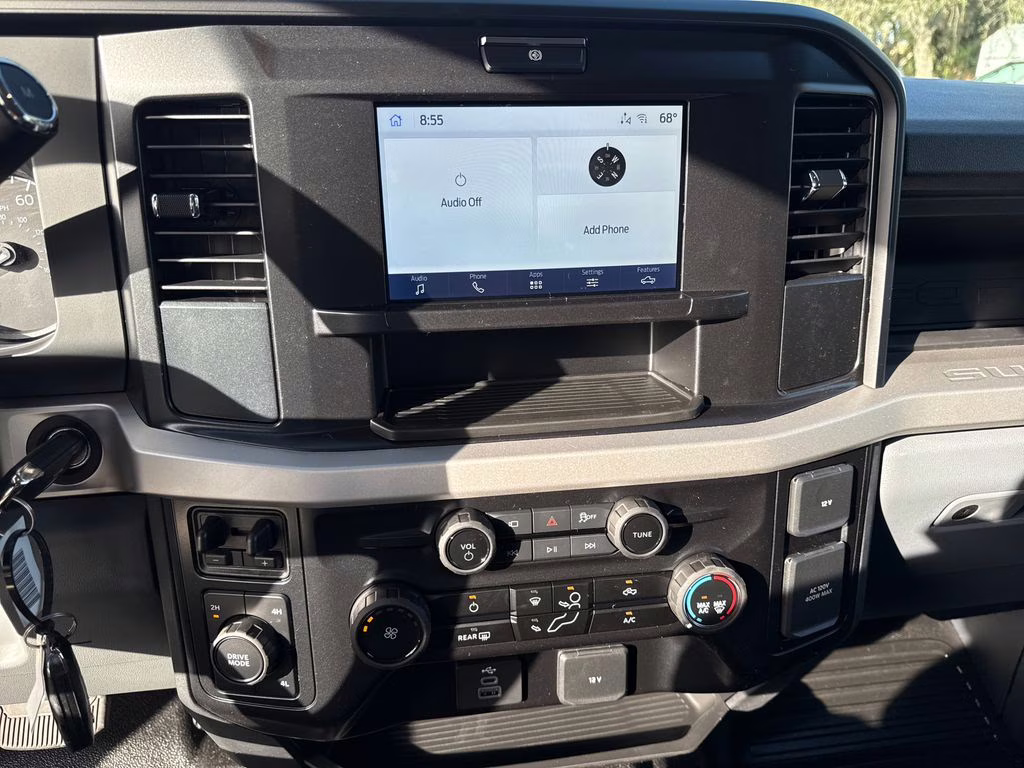 2026 Oxford White Ford Super Duty F-350 DRW XL 4X4 Truck