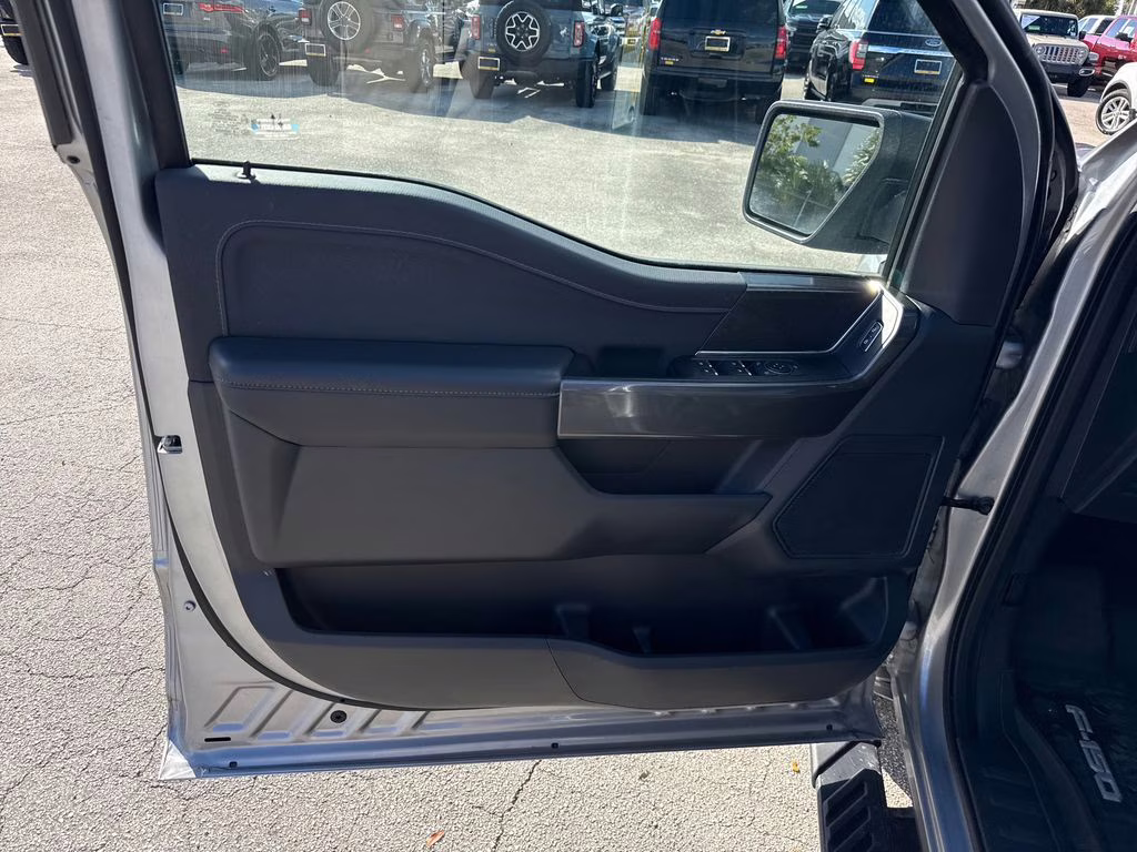 2023 Iconic Silver Metallic Ford F-150 XLT 4X4 Truck