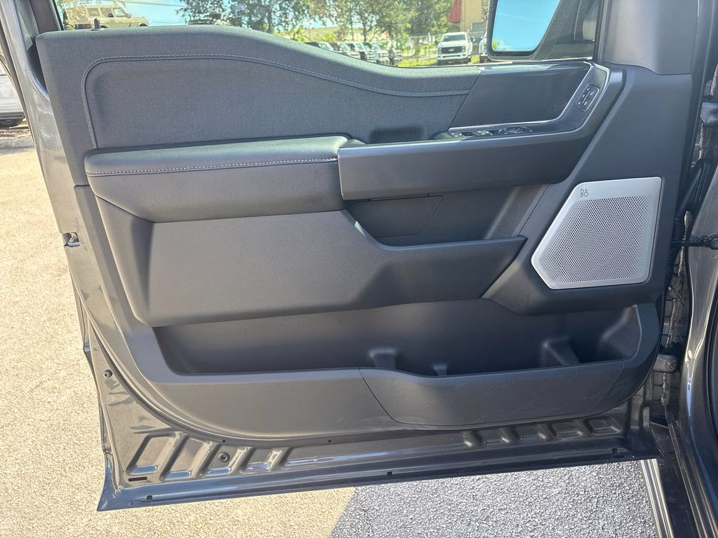 2025 Carbonized Gray Metallic Ford F-150 Lariat 4X4 Truck