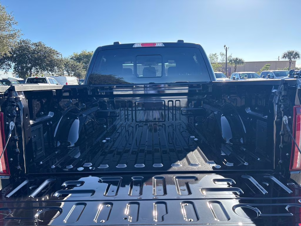 2025 Black Metallic Ford F-150 Lariat 4X4 Truck
