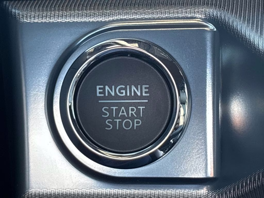 2025 Black Metallic Ford F-150 Lariat 4X4 Truck