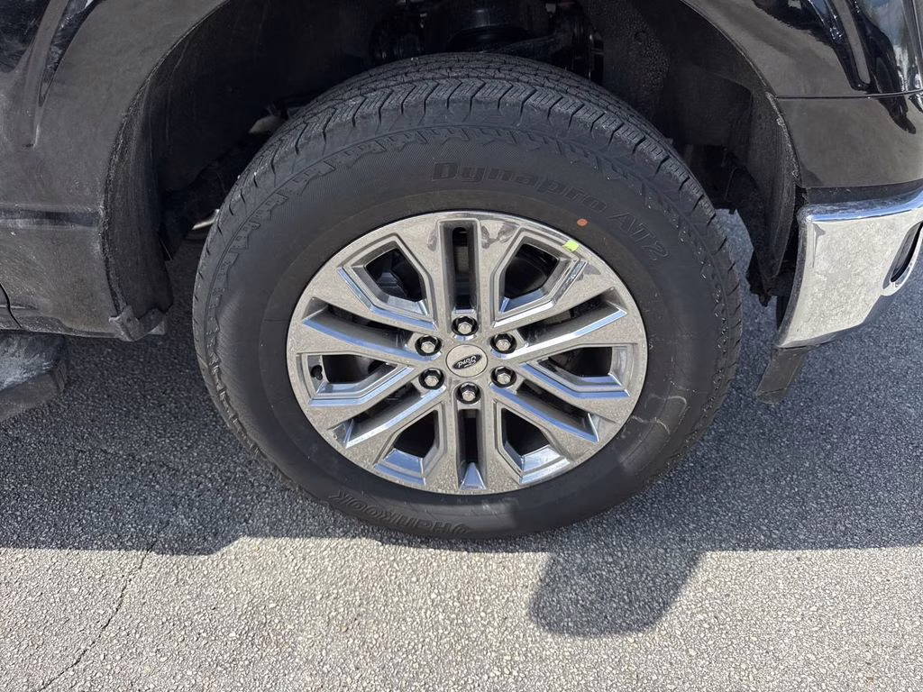 2025 Agate Black Metallic Ford F-150 Lariat 4X4 Truck