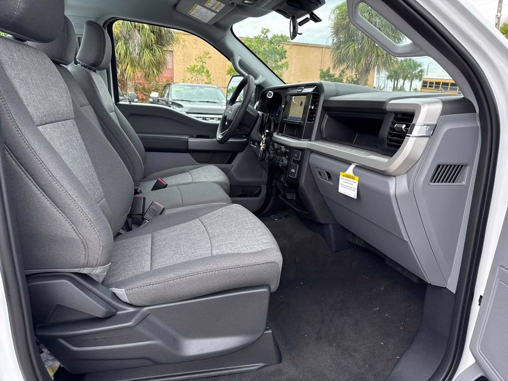 2025 Oxford White Ford Super Duty F-350 SRW STX 4X4 Truck