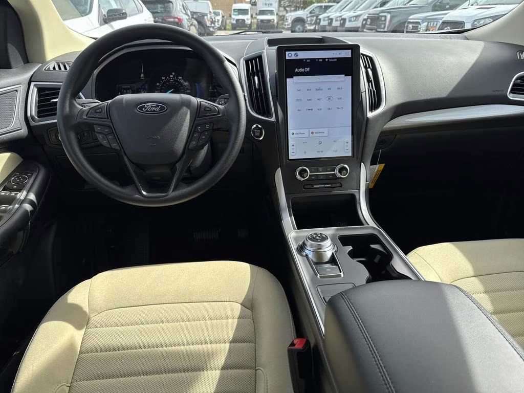 2024 Silver Metallic Ford Edge SE AWD SUV