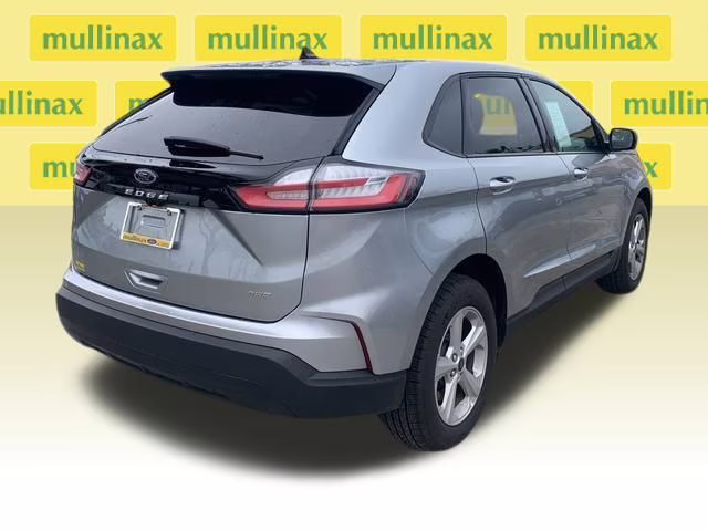 2024 Silver Metallic Ford Edge SE AWD SUV