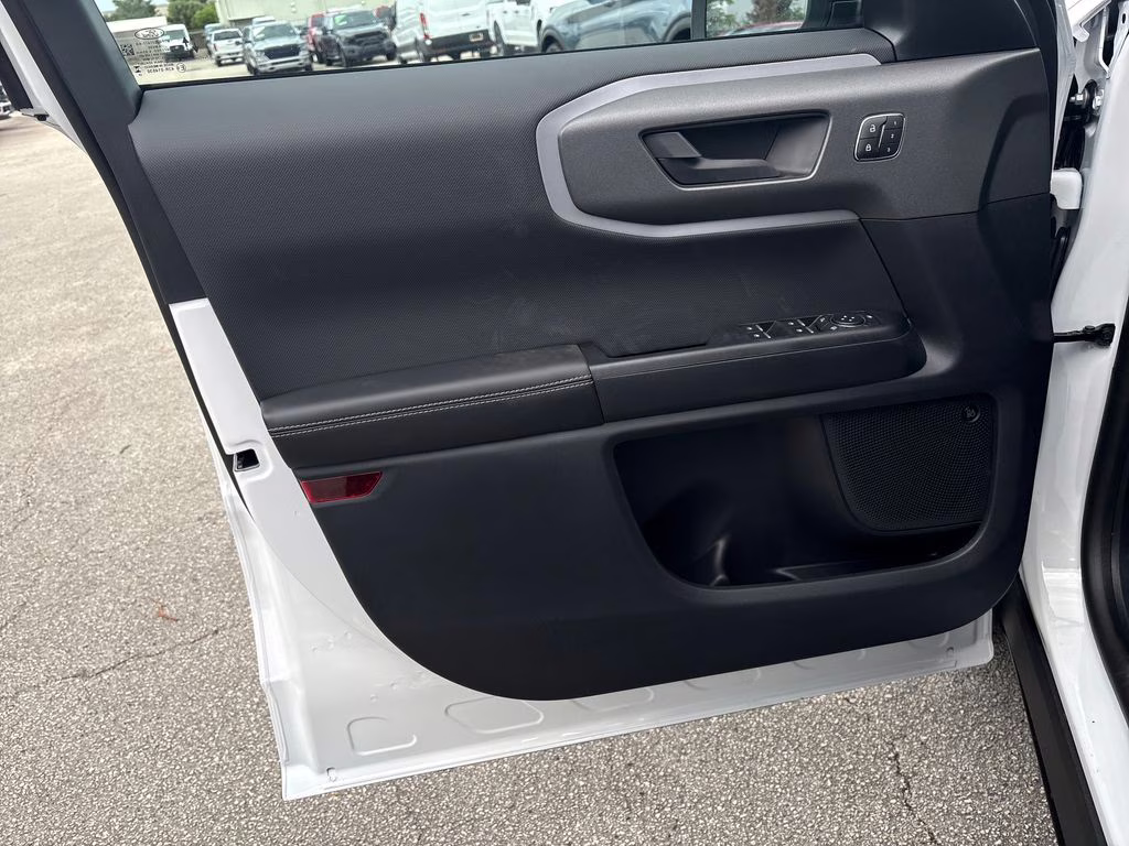 2025 Oxford White Ford Bronco Sport Outer Banks 4X4 SUV