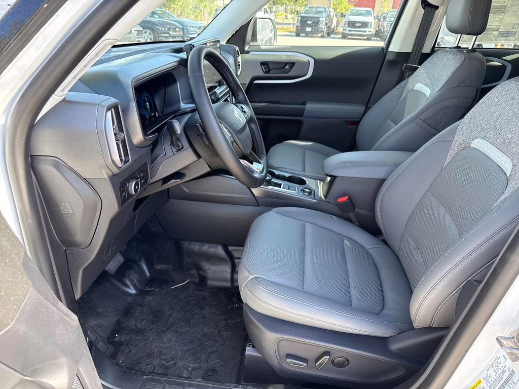 2025 Oxford White Ford Bronco Sport Badlands 4X4 SUV