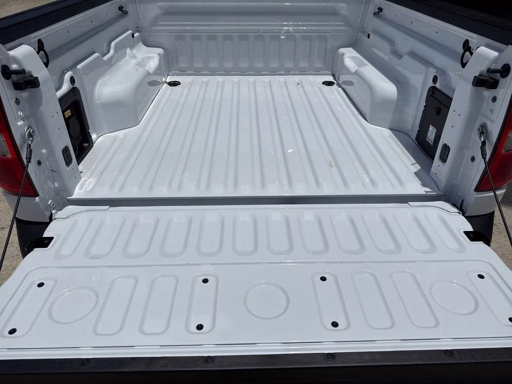 2025 Oxford White Ford Maverick XLT AWD Truck