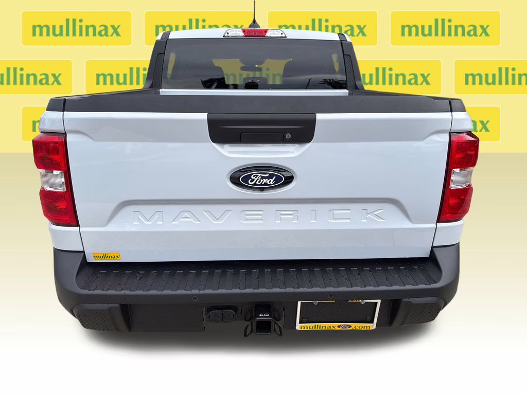 2025 Space White Metallic Ford Maverick XLT AWD Truck