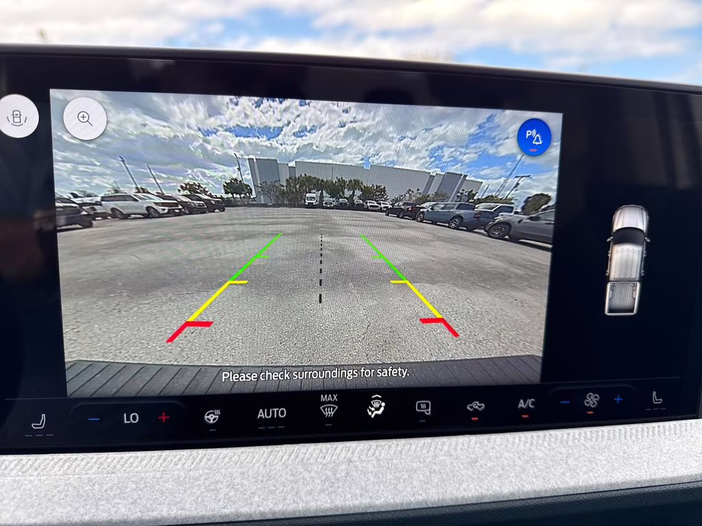 2026 Space White Metallic Ford Maverick XLT AWD Truck