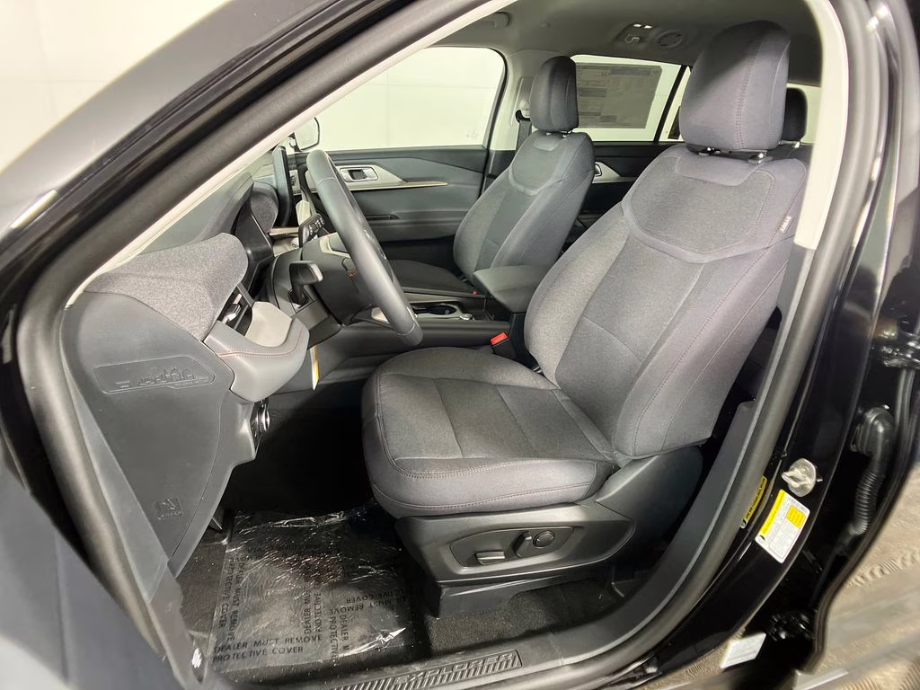 2026 Agate Black Metallic Ford Explorer Active RWD SUV