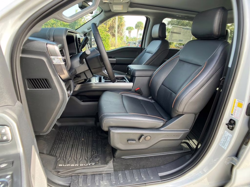 2026 Avalanche Ford Super Duty F-250 SRW Lariat 4X4 Truck