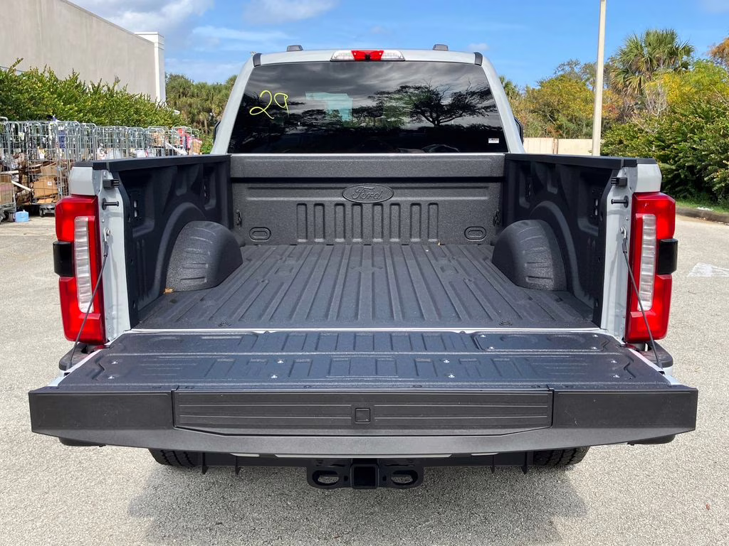 2026 Avalanche Ford Super Duty F-250 SRW Lariat 4X4 Truck