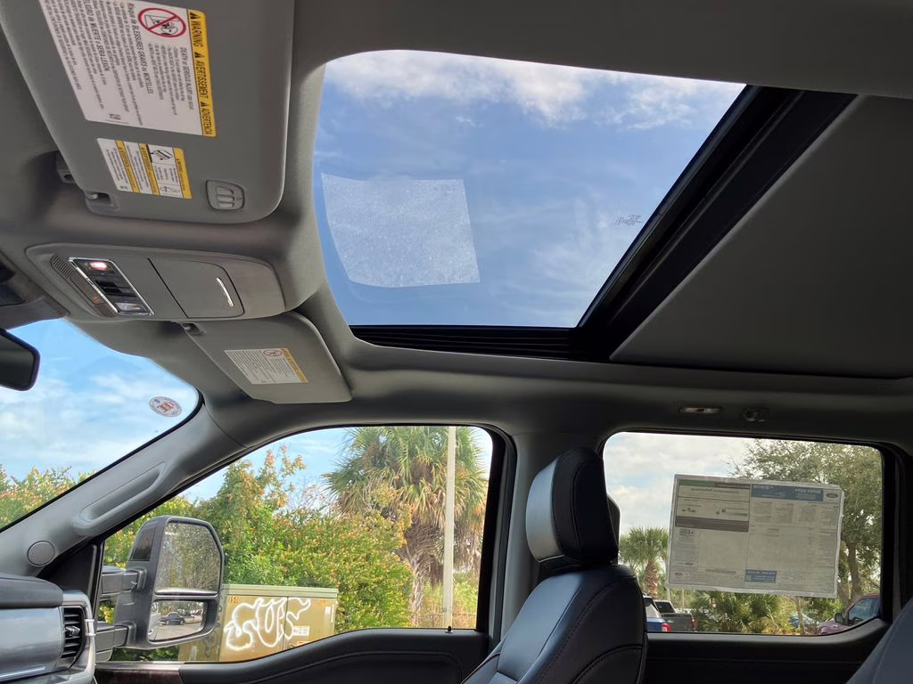 2026 Avalanche Ford Super Duty F-250 SRW Lariat 4X4 Truck