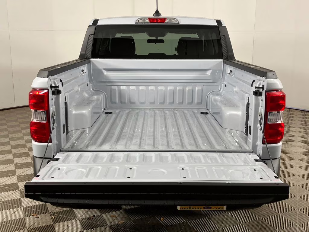 2026 Space White Metallic Ford Maverick XLT FWD Truck