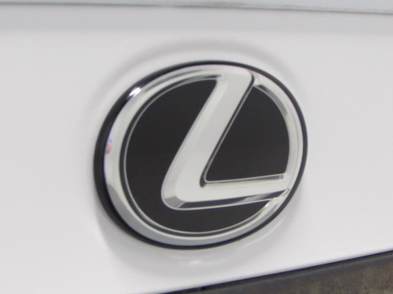 2020 Ultra White Lexus ES 350 F Sport FWD Sedan
