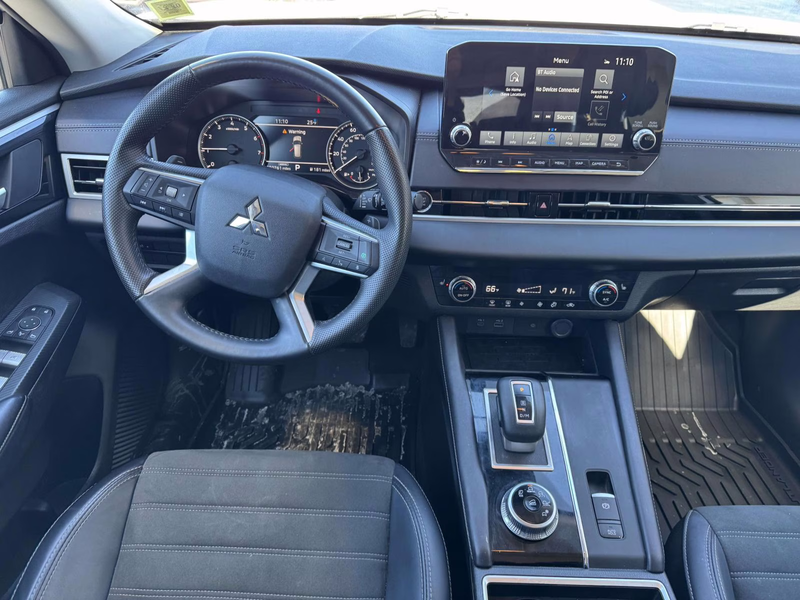 2024 White Mitsubishi Outlander SE FWD FWD SUV