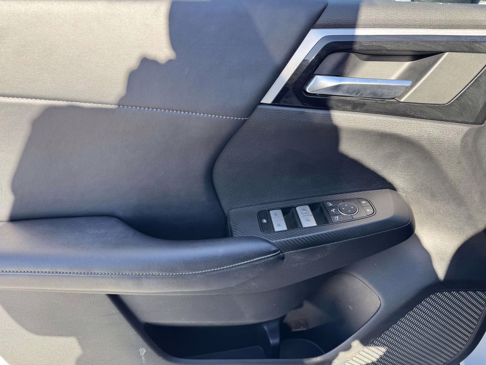 2024 White Mitsubishi Outlander SE FWD FWD SUV