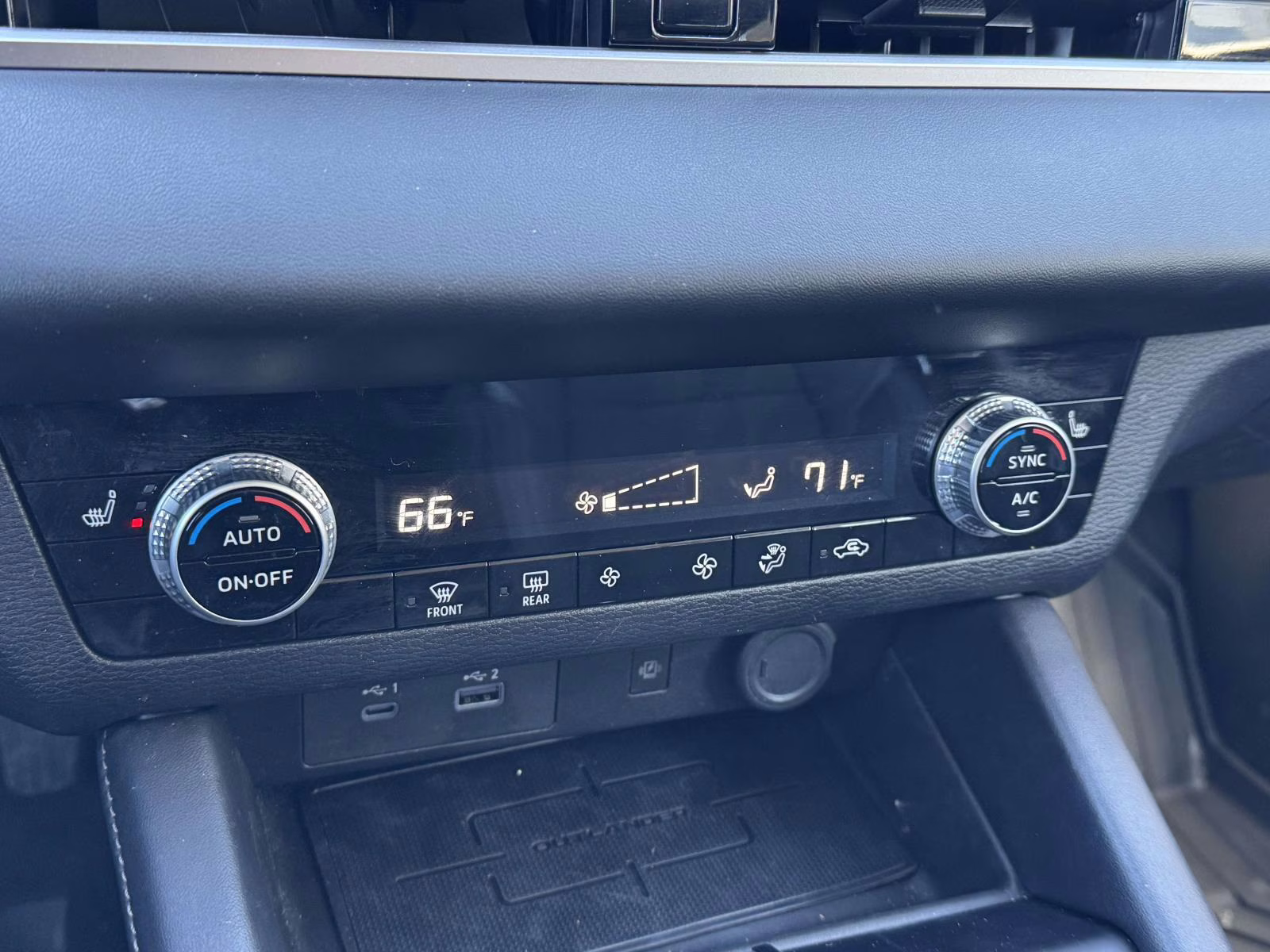 2024 White Mitsubishi Outlander SE FWD FWD SUV