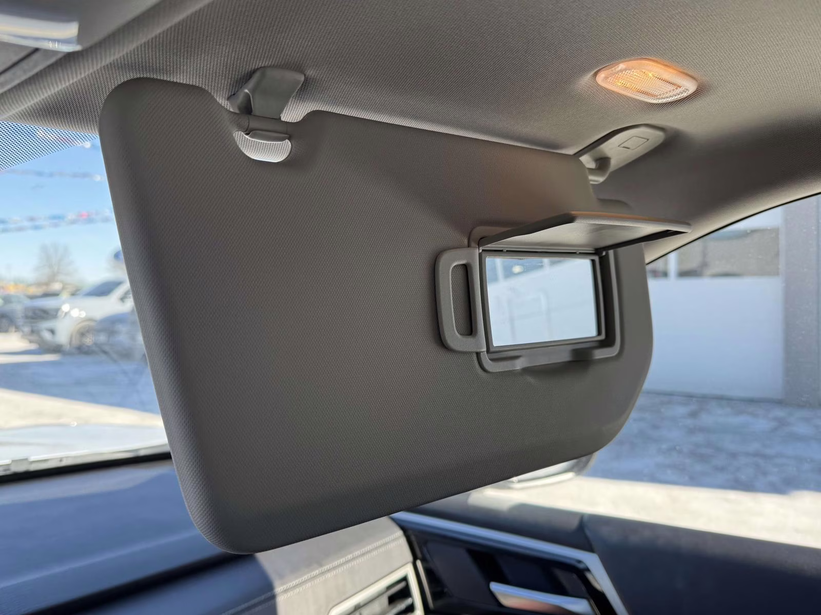 2024 White Mitsubishi Outlander SE FWD FWD SUV