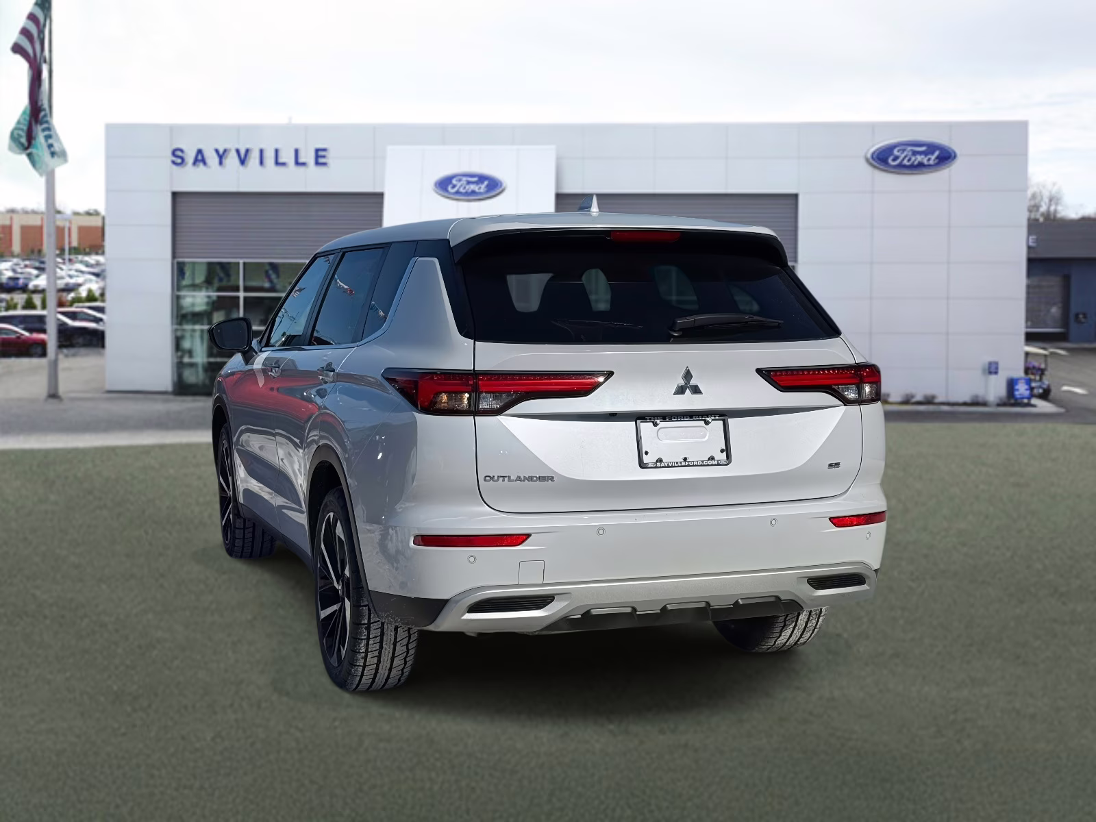 2024 White Mitsubishi Outlander SE FWD FWD SUV