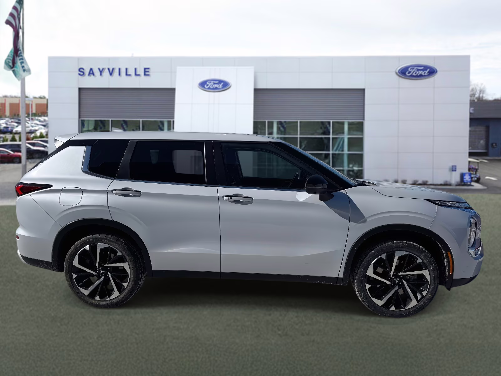 2024 White Mitsubishi Outlander SE FWD FWD SUV