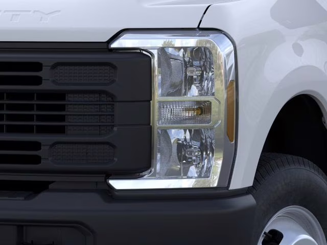 2026 Oxford White Ford Super Duty F-350 DRW XL DRW 4X4 Chassis