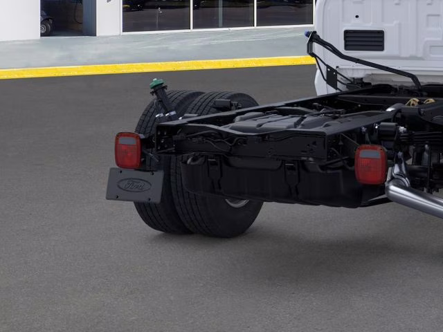 2026 Oxford White Ford Super Duty F-350 DRW XL DRW 4X4 Chassis