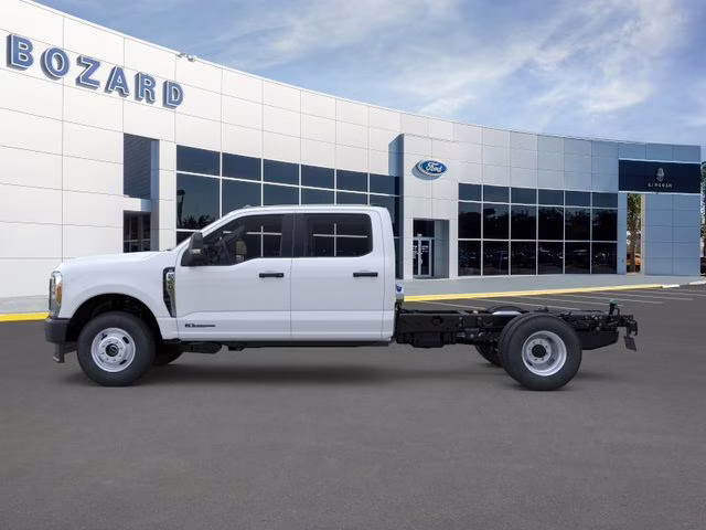 2026 Oxford White Ford Super Duty F-350 DRW XL DRW 4X4 Chassis