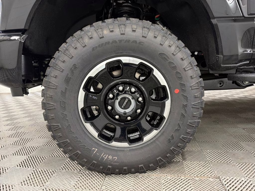 2026 Agate Black Metallic Ford Super Duty F-350 SRW Lariat 4X4 Truck