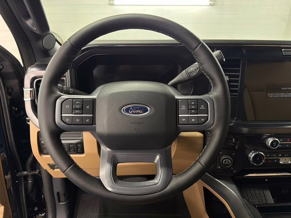 2026 Agate Black Metallic Ford Super Duty F-350 SRW Lariat 4X4 Truck