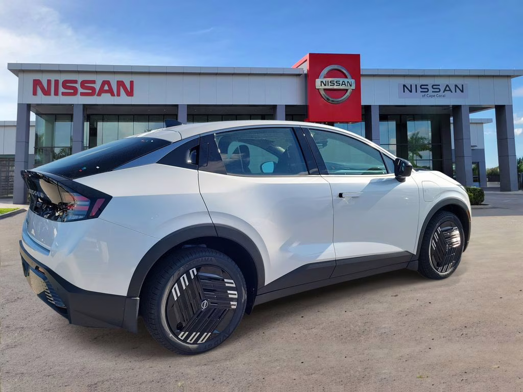 2026 Everest White Pearl Tricoat Nissan LEAF S+ FWD SUV