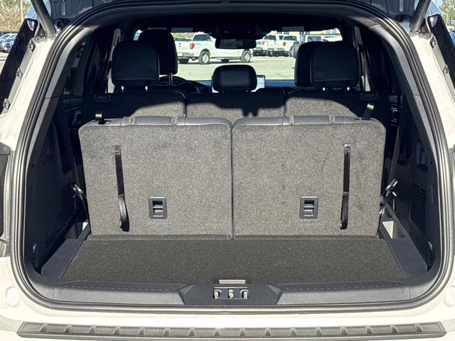 2026 White Ford Explorer ST-Line RWD SUV