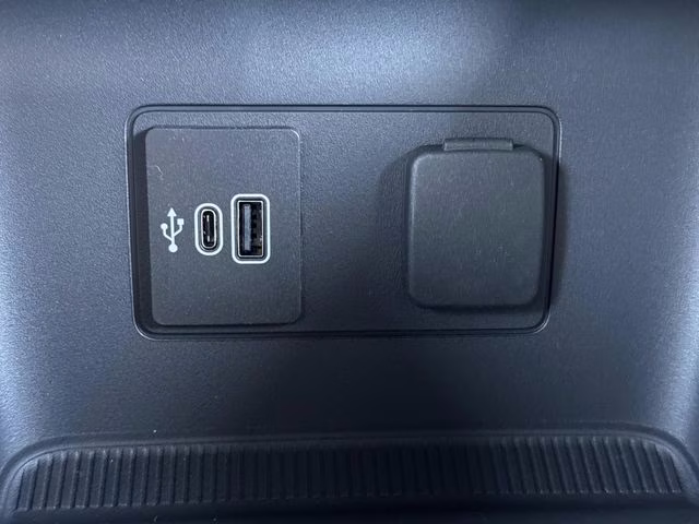 2026 White Ford Explorer ST-Line RWD SUV