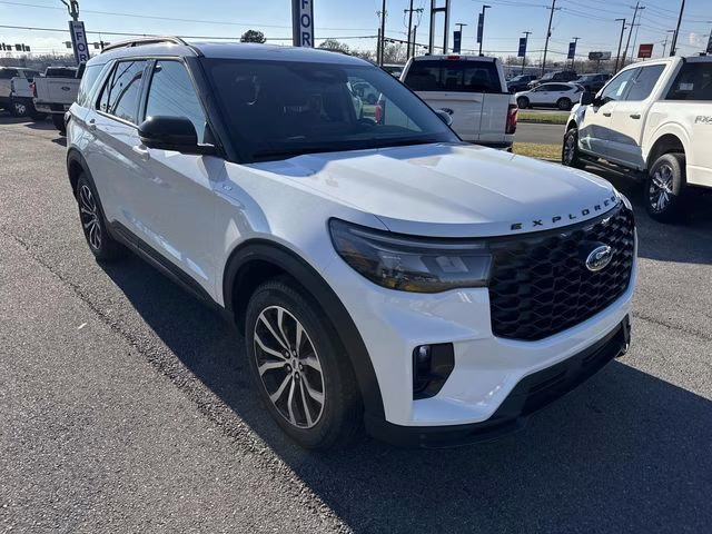 2026 White Ford Explorer ST-Line RWD SUV
