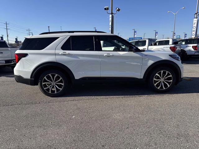 2026 White Ford Explorer ST-Line RWD SUV