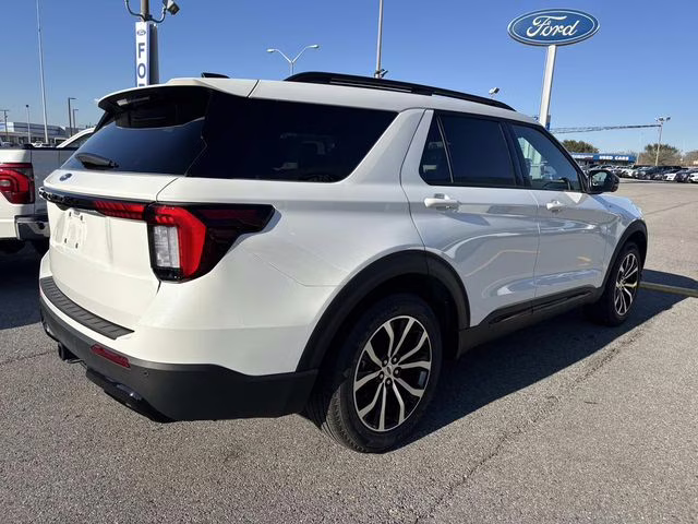 2026 White Ford Explorer ST-Line RWD SUV
