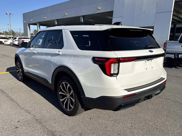 2026 White Ford Explorer ST-Line RWD SUV