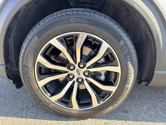 2026 White Ford Explorer ST-Line RWD SUV