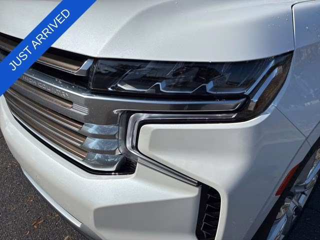 2024 Pearl Chevrolet Suburban High Country 4X4 SUV