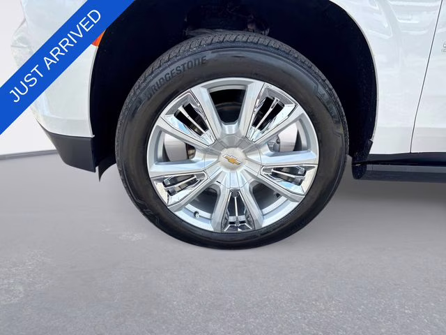 2024 Pearl Chevrolet Suburban High Country 4X4 SUV