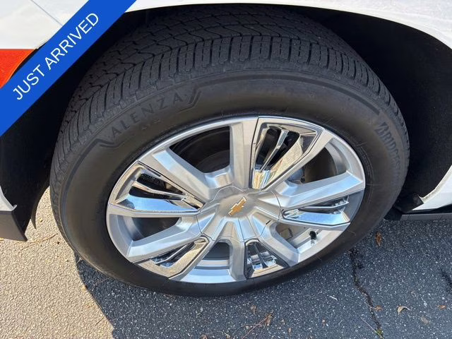 2024 Pearl Chevrolet Suburban High Country 4X4 SUV