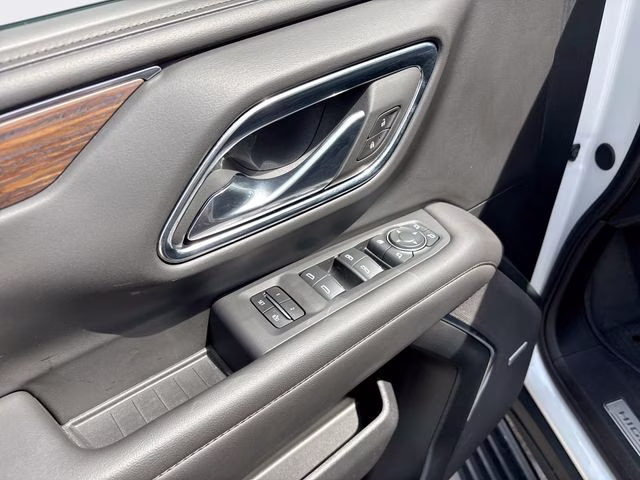 2024 Pearl Chevrolet Suburban High Country 4X4 SUV