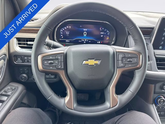 2024 Pearl Chevrolet Suburban High Country 4X4 SUV