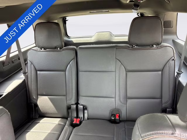 2024 Pearl Chevrolet Suburban High Country 4X4 SUV