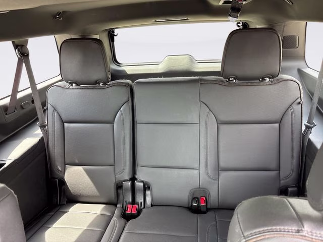 2024 Pearl Chevrolet Suburban High Country 4X4 SUV