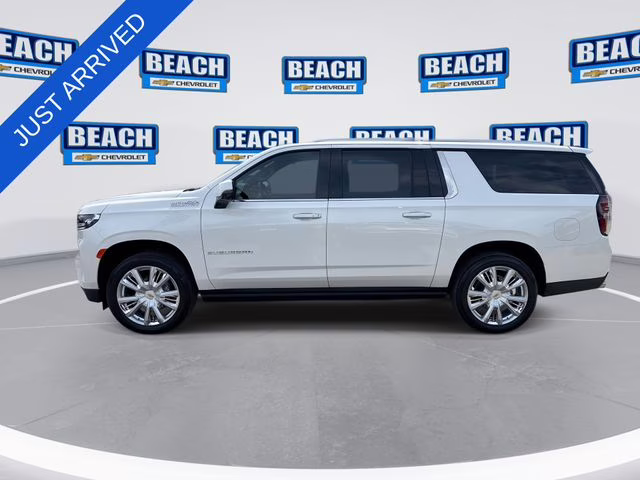 2024 Pearl Chevrolet Suburban High Country 4X4 SUV