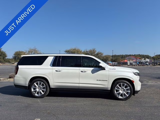 2024 Pearl Chevrolet Suburban High Country 4X4 SUV